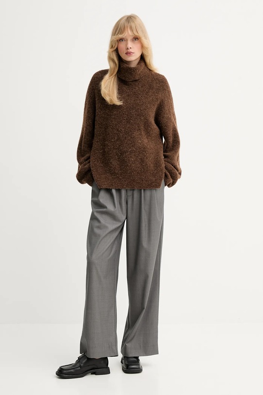 Gestuz sweter 10909446 brązowy AW25