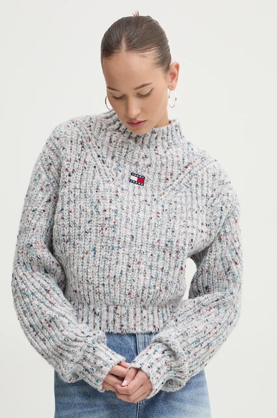 Pulover s dodatkom vune Tommy Jeans Planet friendly siva DW0DW18673