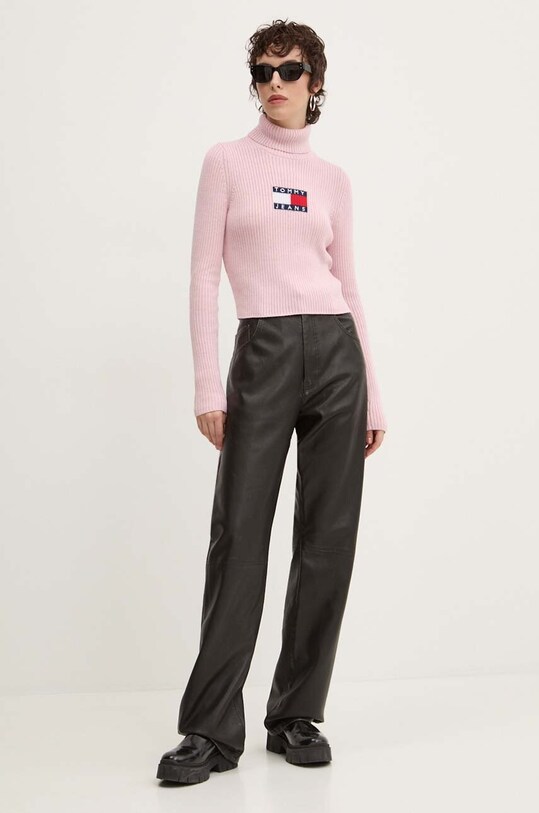 Pulover s dodatkom vune Tommy Jeans DW0DW18678 roza AW24