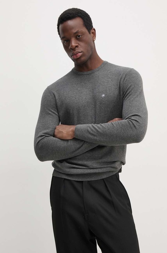Calvin Klein sweter z domieszką jedwabiu pozostałe szary K10K113549