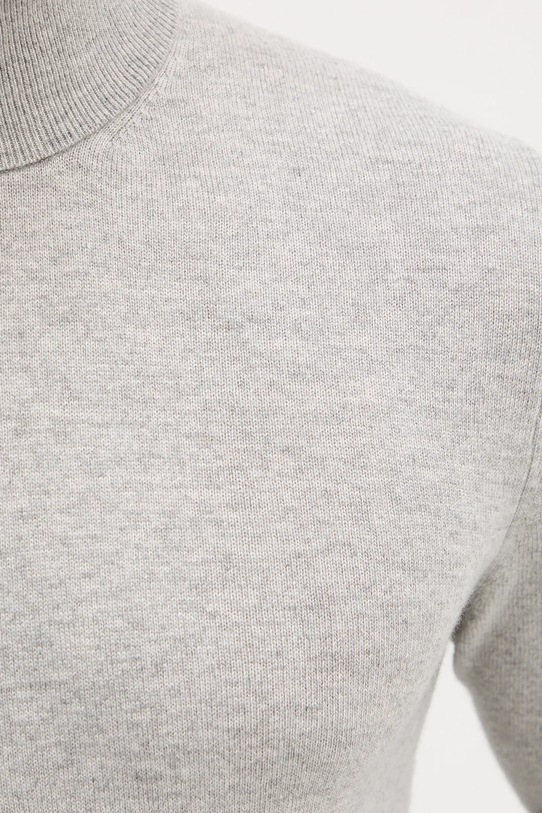 Sisley sweter z domieszką wełny 102HS2177 szary