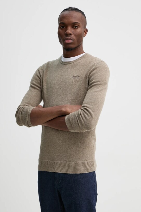 Svetr z vlněné směsi Superdry kulatý hnědá M6110641A.CGK