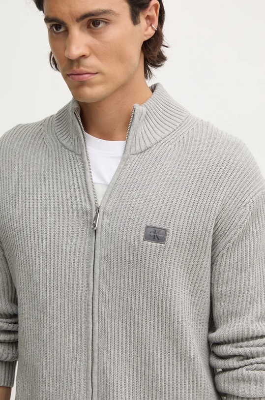 Памучна жилетка Calvin Klein Jeans сив J30J326197