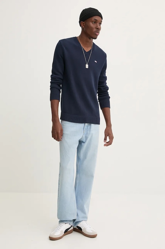 Bavlněný svetr Tommy Jeans DM0DM19429 námořnická modř AW24