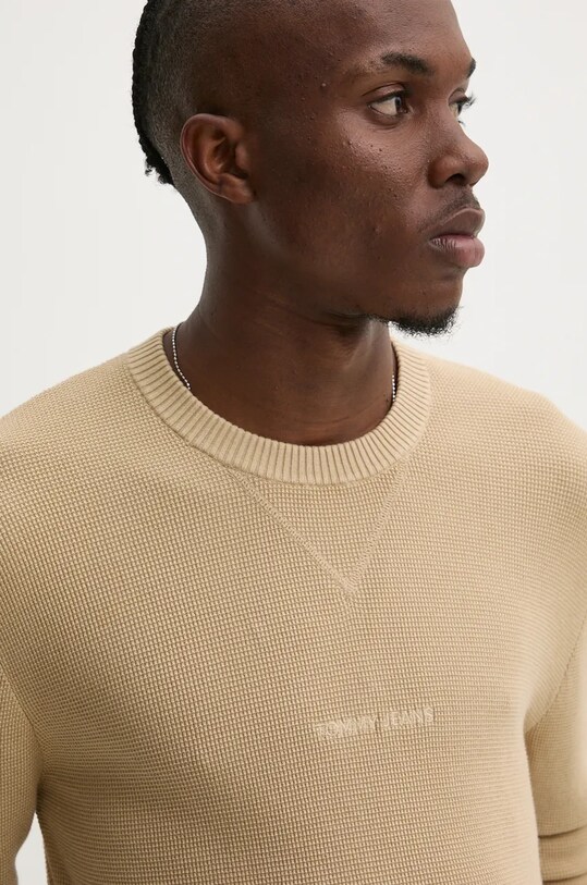 Svetr Tommy Jeans kulatý hnědá DM0DM19438