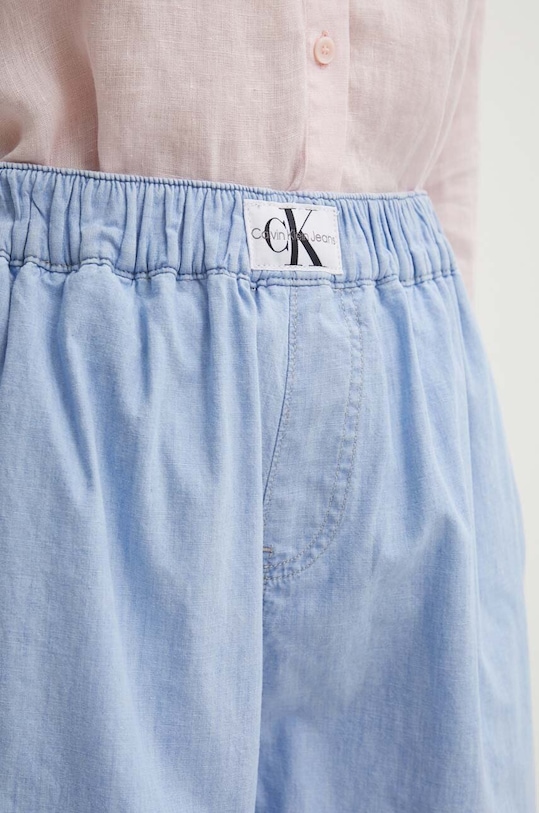 Calvin Klein Jeans szorty bawełniane niebieski J20J224344