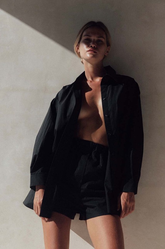 MUUV. szorty bawełniane DE BASE bawełna czarny spodenki.DE.BASE