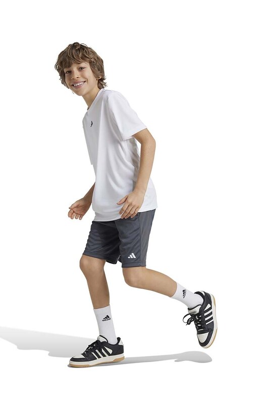 Παιδικό σορτς adidas J TR-ES SH IW0848