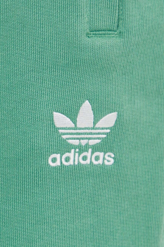 Бавовняні шорти adidas Originals зелений IY8519