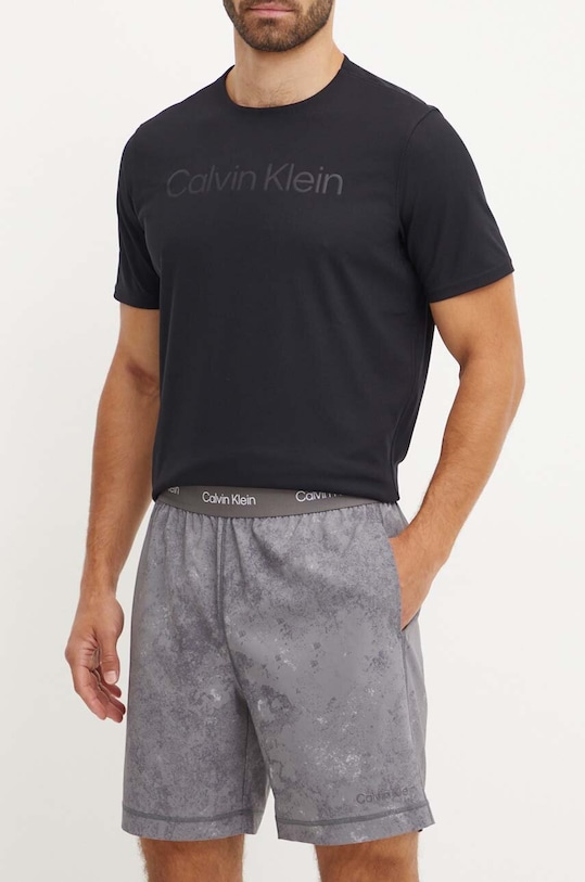 Tréninkové šortky Calvin Klein Performance látka šedá 00GMF4S813