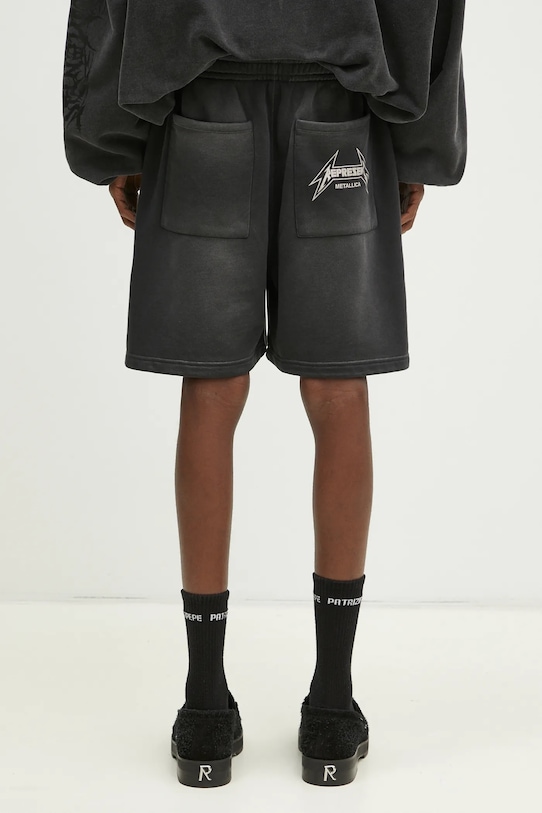 Oblečení Bavlněné šortky Represent Metallica 40 Year Anniversary Sweat Shorts MLM4378.230 černá