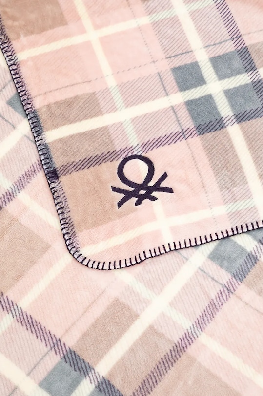 Obývacia izba a spálňa Deka United Colors of Benetton 6FK82801E ružová