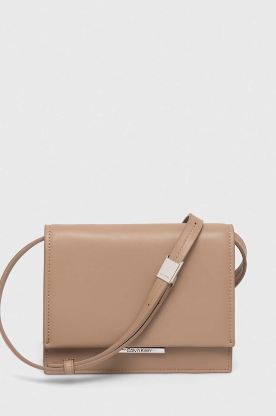 Kabelka Calvin Klein nevejde se A4 béžová K60K612115