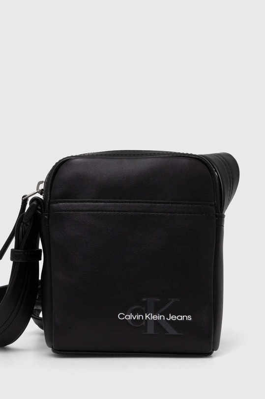 Чанта през рамо Calvin Klein Jeans не побира А4 черен K50K512032