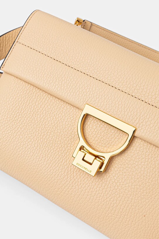 Coccinelle bőr táska ARLETTIS bézs E1.MD5.12.08.01