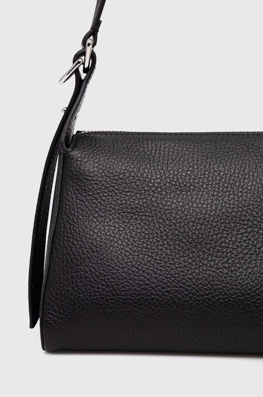 Кожаная сумочка Coccinelle BISHOP чёрный E5.RPA.55.01.01