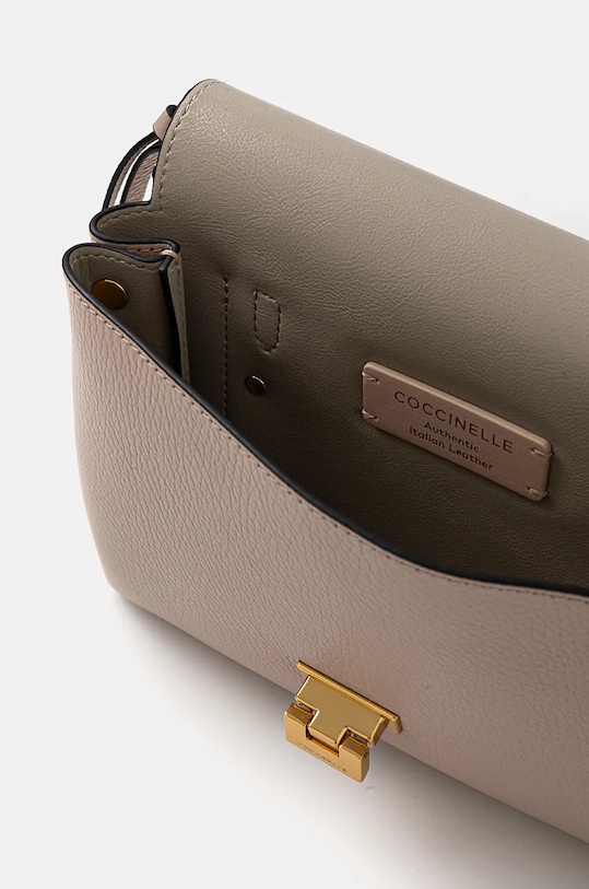 Δερμάτινη τσάντα Coccinelle ARLETTIS E1.MD5.55.B7.01.S ροζ