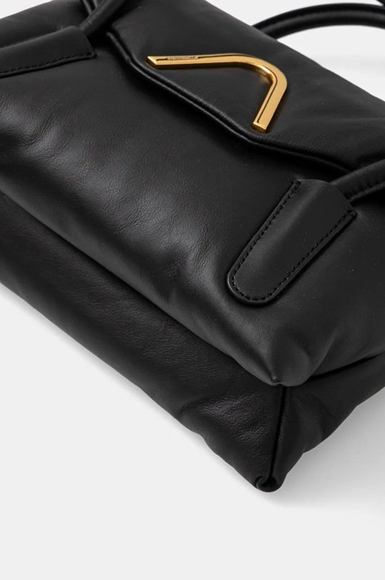 Kožená kabelka Coccinelle COCCINELLECHESTER PUF.SMO černá E1.RJH.18.01.01