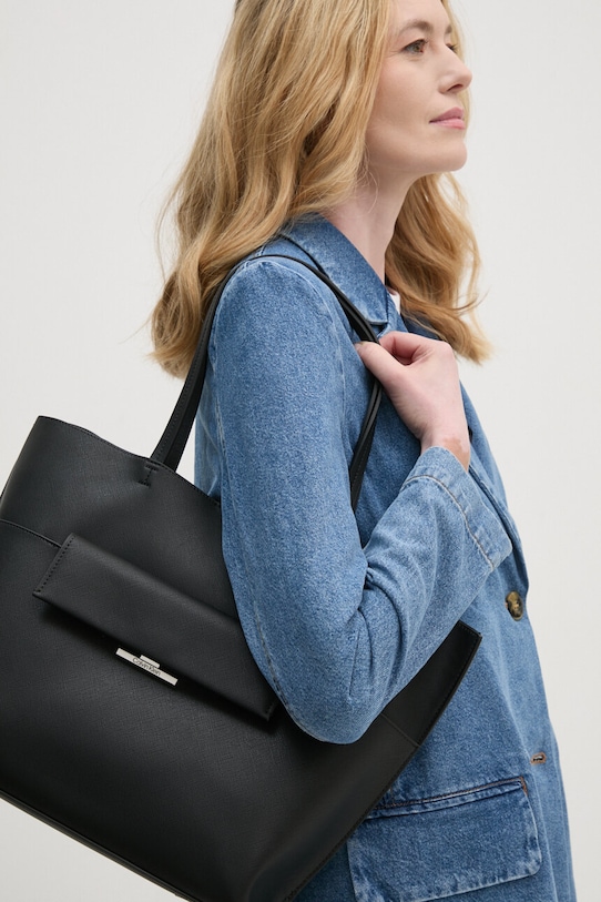 Calvin Klein torebka mieści A4 czarny K60K612556