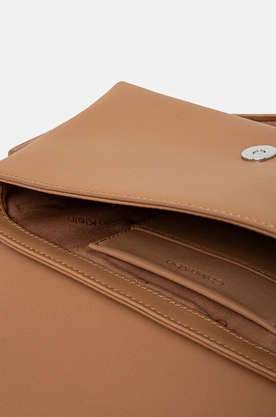 Kabelka Calvin Klein hnedá K60K612902