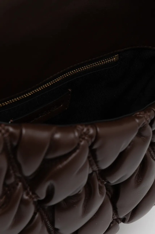 Karl Lagerfeld poseta maro 246W3006