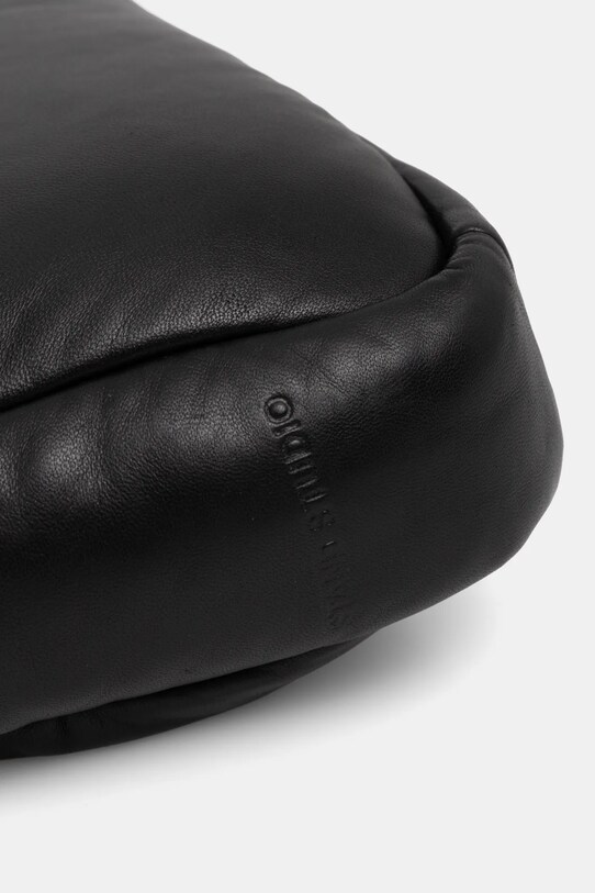 Kožená kabelka Stand Studio Dakota Padded Bag černá 66298.7720