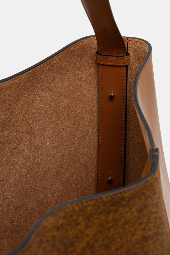 Чанта JW Anderson The Jwa Soft Corner Bucket HB0636.LA0342.163 кафяв