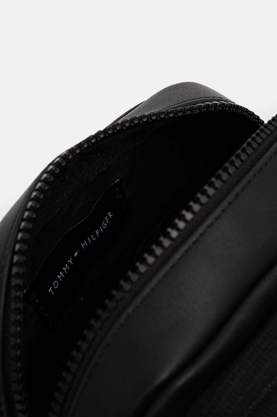 Malá taška Tommy Hilfiger AM0AM12457 čierna