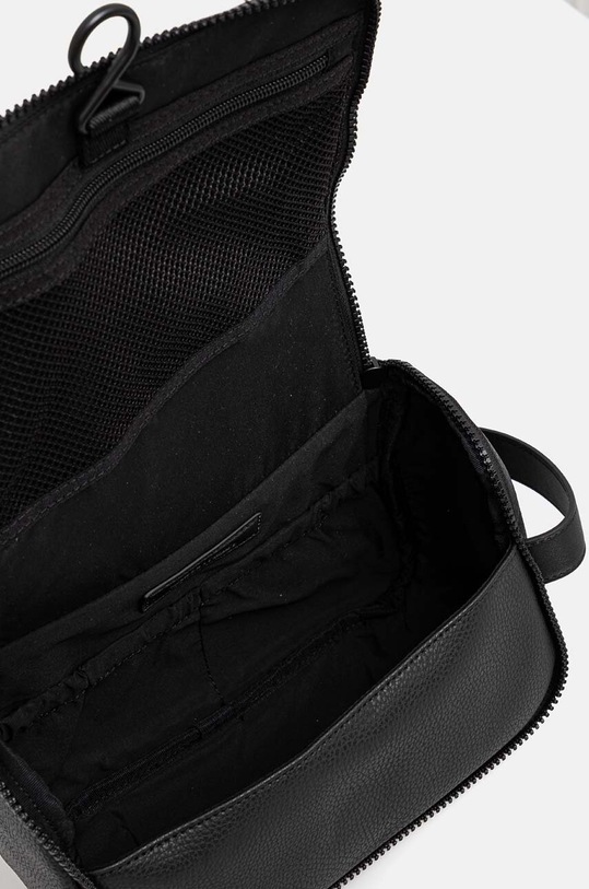 Akcesoria Calvin Klein kosmetyczka K50K512521 czarny