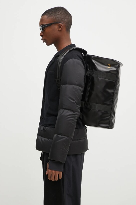 Сумка Fred Perry Tonal Barrel Backpack L8255.774 чёрный AW24