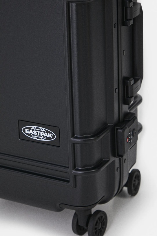 Kufor Eastpak Resist'R Case S čierna EK0A5BJE0081