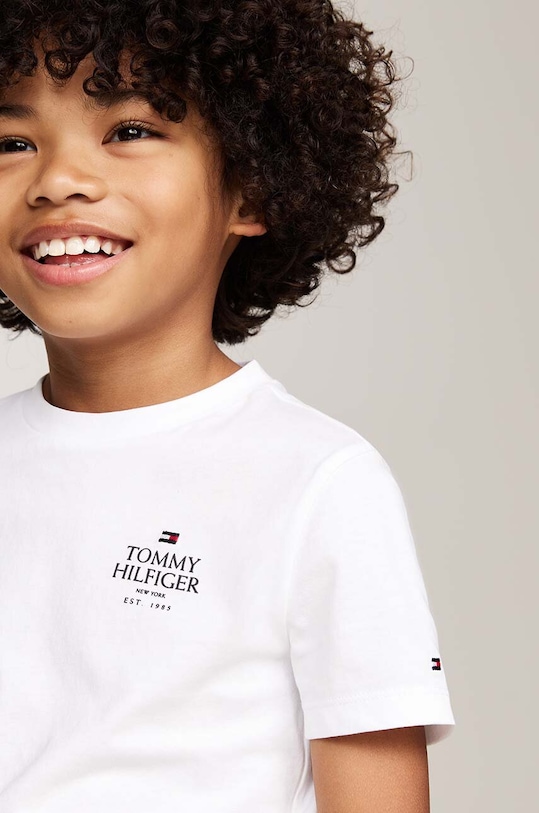 Αγορίστικα Παιδικό βαμβακερό μπλουζάκι Tommy Hilfiger KB0KB09277.9BYH.74.122 λευκό