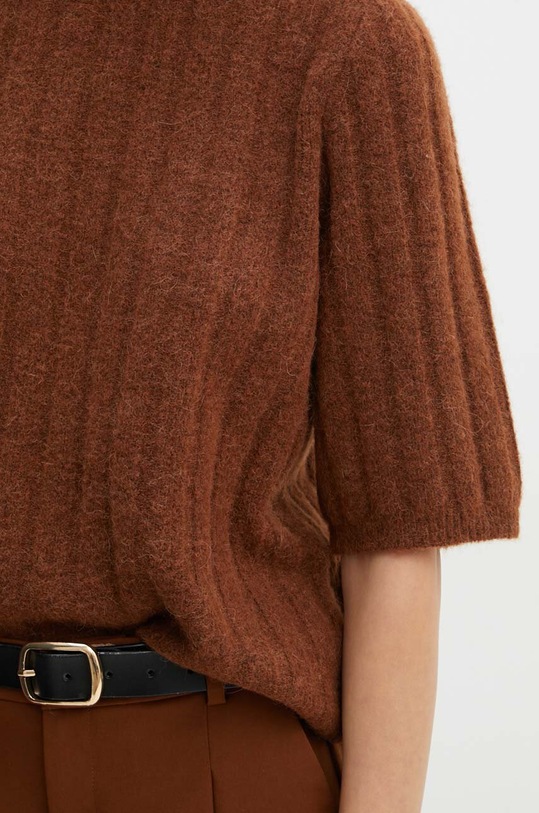 Gestuz t-shirt 10909143 brązowy