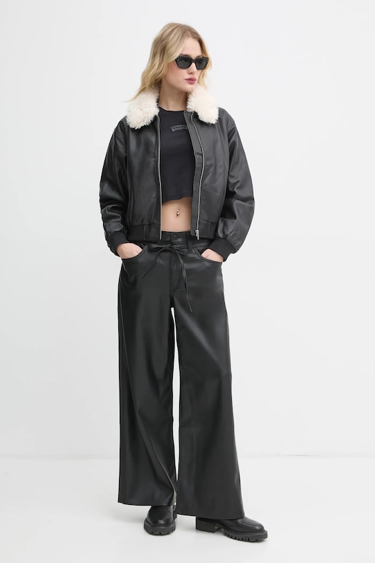 Bavlnené tričko s dlhým rukávom Levi's A8796 čierna AW24