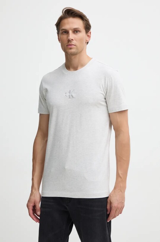 Bavlnené tričko Calvin Klein Jeans nášivka sivá J30J325649