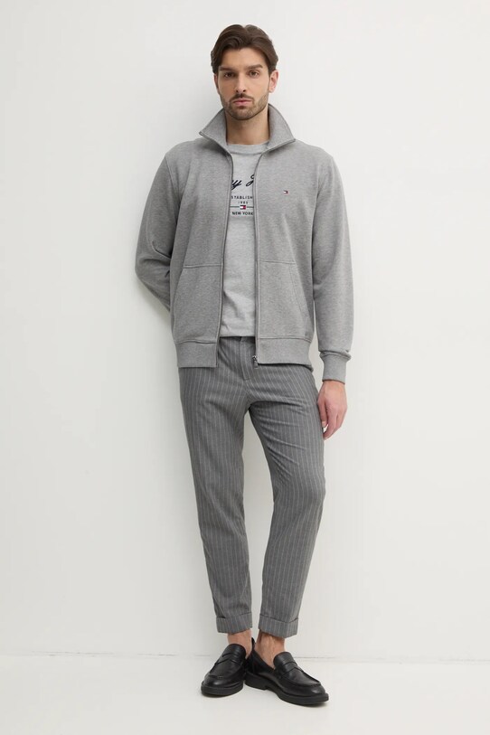 Хлопковая футболка Tommy Hilfiger MW0MW33691 серый SS25