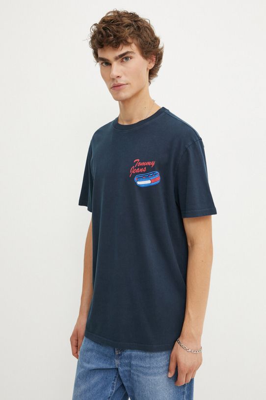 Bavlnené tričko Tommy Jeans DM0DM18552 tmavomodrá AW24