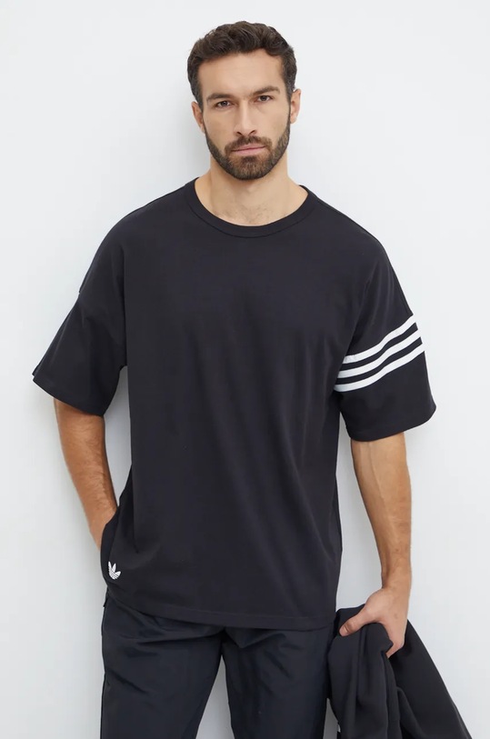 Βαμβακερό μπλουζάκι adidas Originals Neuclassics Tee απλικέ μαύρο IW0972