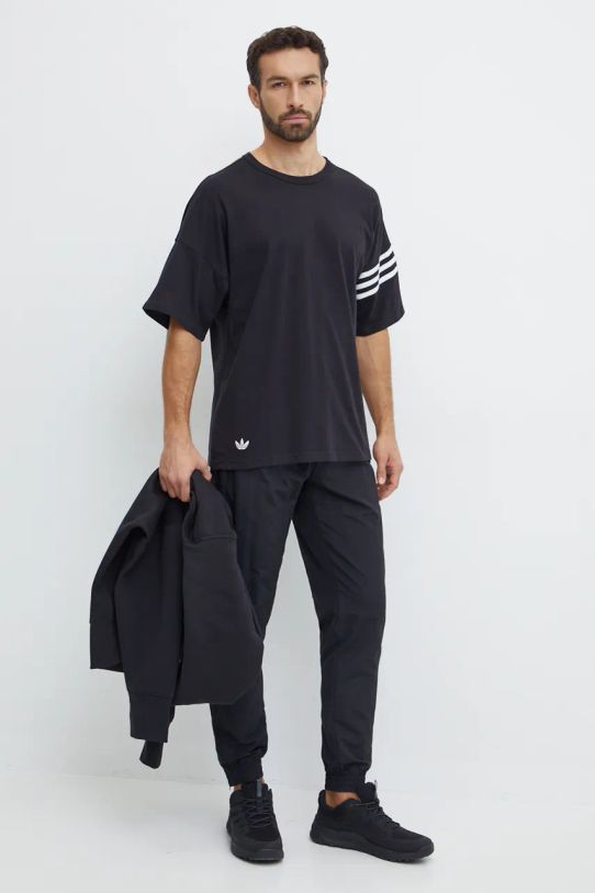 Хлопковая футболка adidas Originals Neuclassics Tee IW0972 чёрный AW24