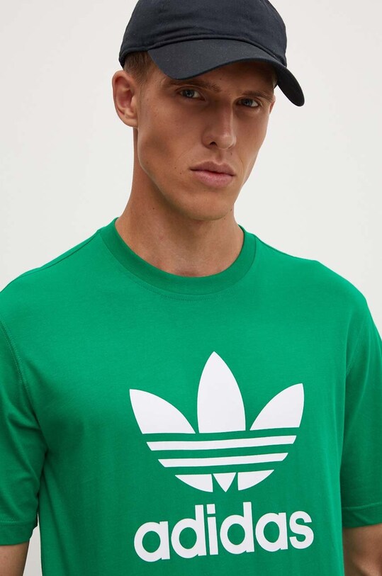 Хлопковая футболка adidas Originals зелёный IR8012