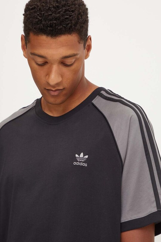 Одежда Хлопковая футболка adidas Originals IW5818 чёрный