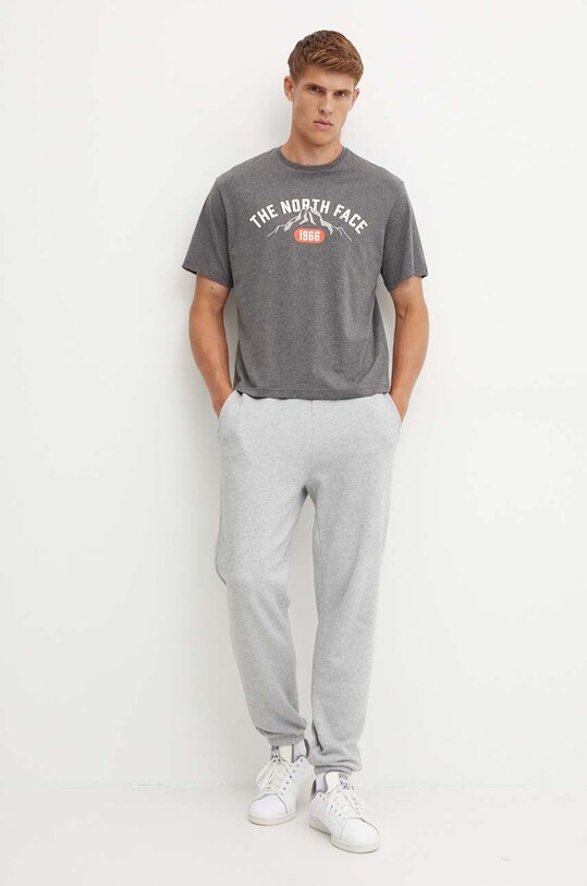 The North Face tricou Tee Varsity Graphic NF0A89DGDYY1 gri AW24