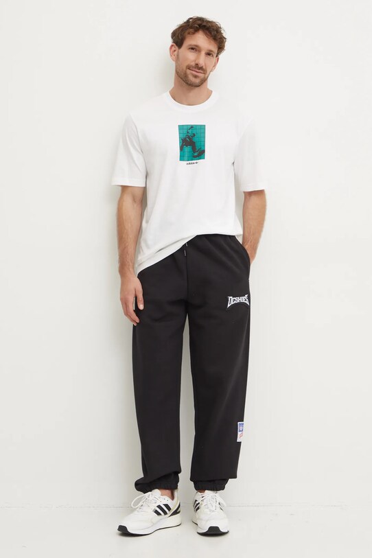 Хлопковая футболка adidas Originals GRFX Tee IZ4839 бежевый AW24