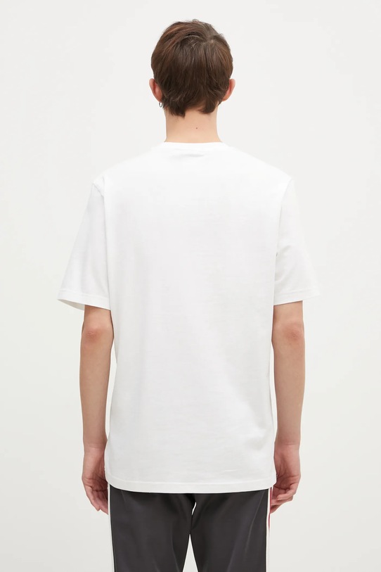 Одежда Хлопковая футболка adidas Originals GRFX Tee IZ4839 бежевый