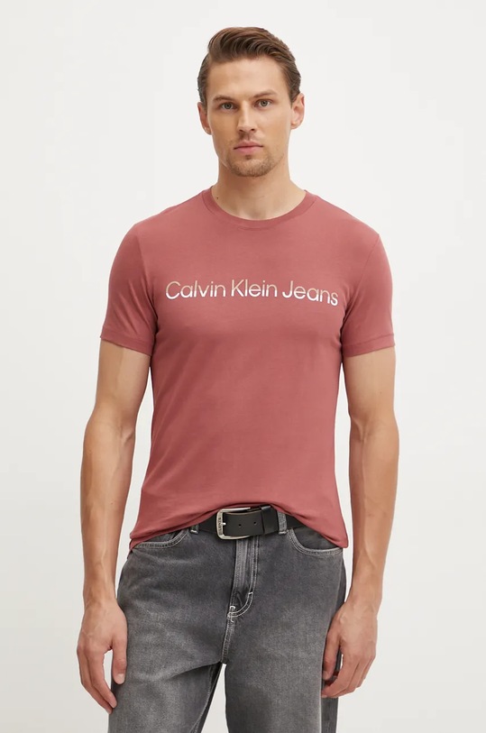Odzież Calvin Klein Jeans t-shirt bawełniany J30J325676 bordowy