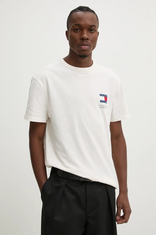 Bavlněné tričko Tommy Jeans DM0DM19686 béžová AW24