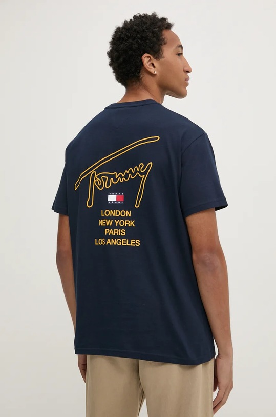Bavlnené tričko Tommy Jeans nášivka tmavomodrá DM0DM19698