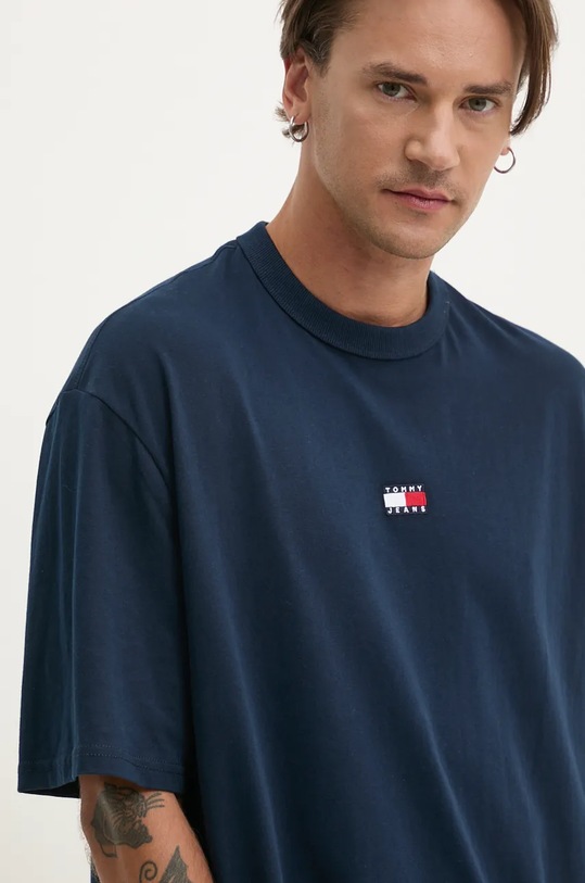 Bavlněné tričko Tommy Jeans námořnická modř DM0DM19737