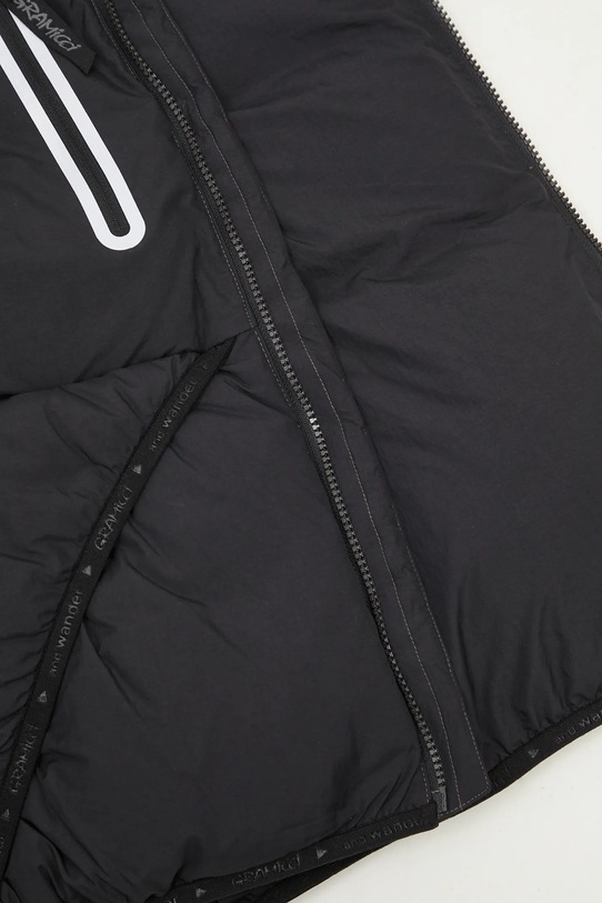 Brezrokavnik s puhom Gramicci Patchwork Wind Tee GUJ4.F3001.M črna