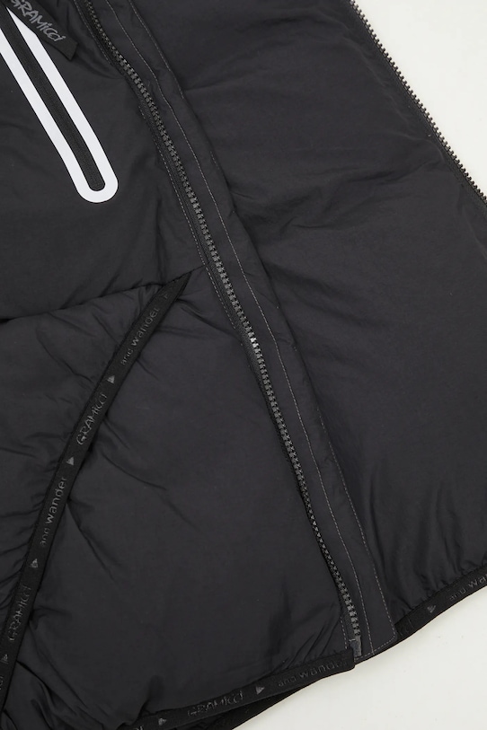 Brezrokavnik s puhom Gramicci Patchwork Wind Tee GUJ4.F3001.M črna